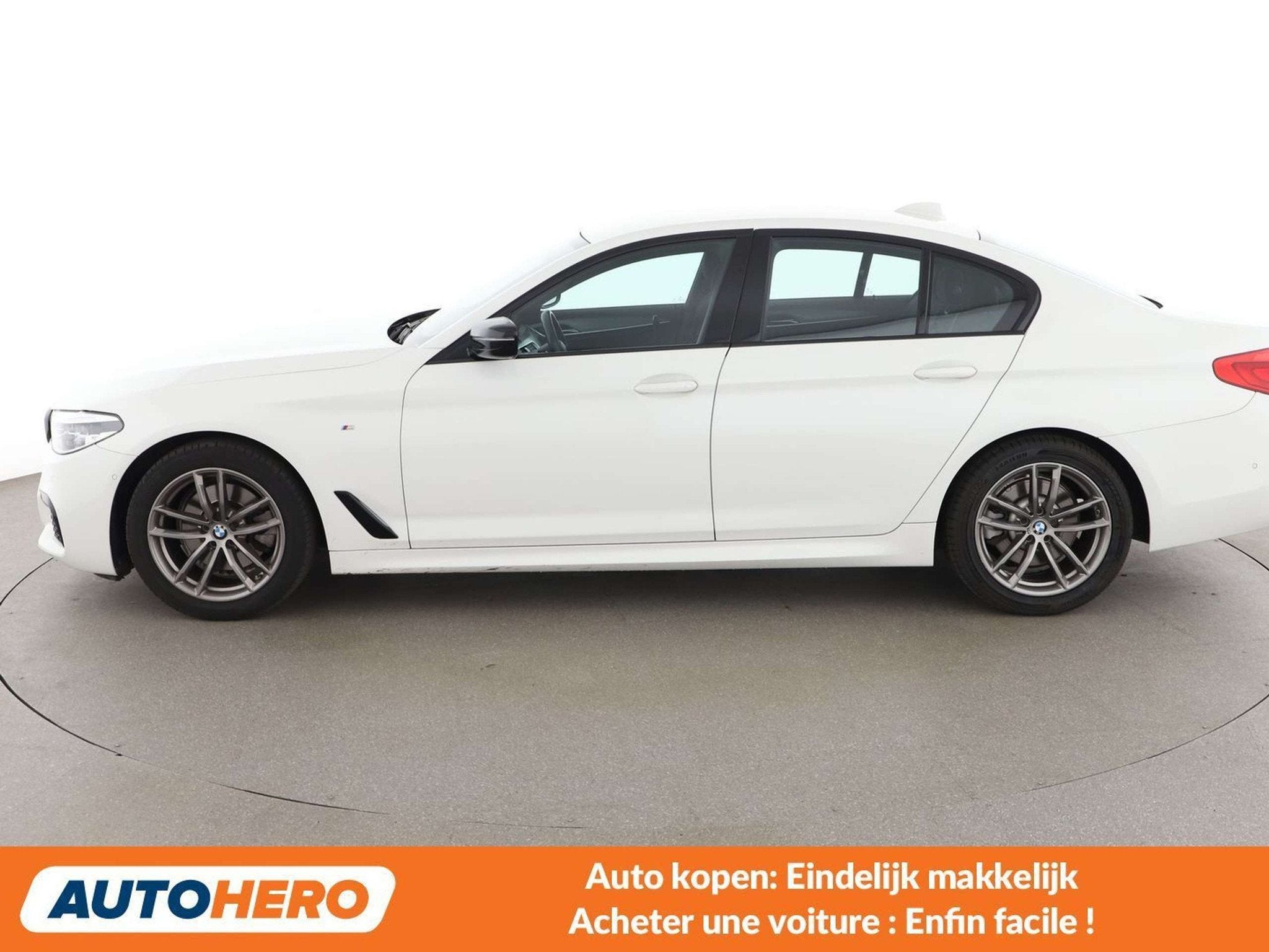 BMW 5 Serie 520 520d M Sport (année de construction 2019), Autos, BMW, Alcantara, Noir, Automatique, 190 ch