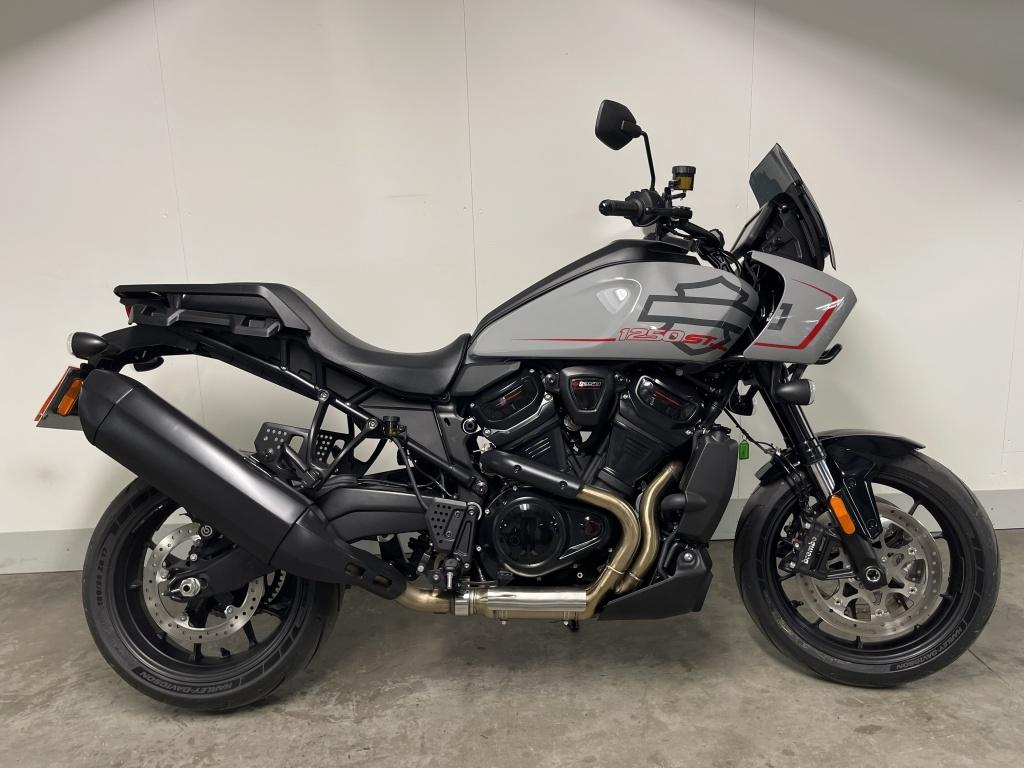 Harley-Davidson ADVENTURE TOURING RA1250ST (bj 2025), Motoren, Via Galileo Galilei 1
30033   Noale, IT, 1252 cc, Aprilia, Meer dan 35 kW