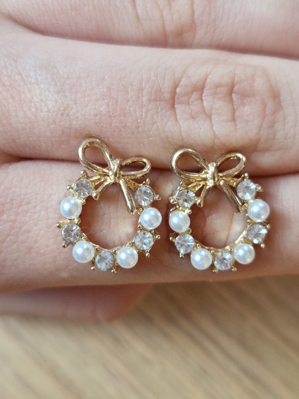 leuke oorbellen met parels en diamant, Nieuw, Ophalen of Verzenden, Met edelsteen, Knopjes of Stekers