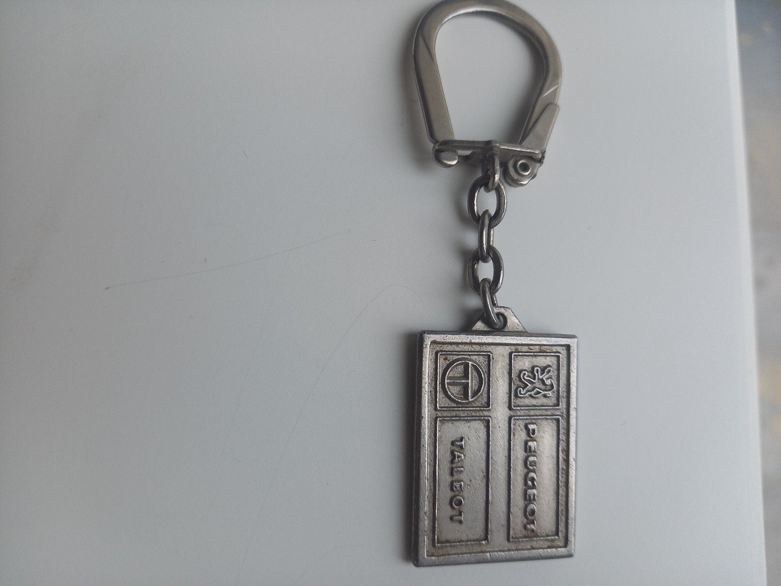 ANCIEN PORTE CLÉS PEUGEOT/ TALBOT POUR 5€, Enlèvement, Utilisé