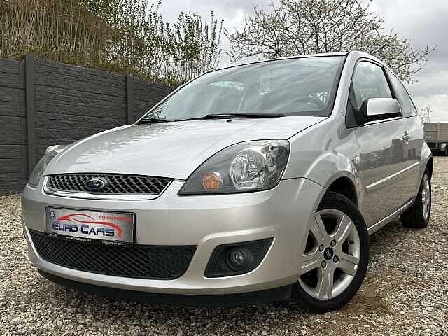 Ford Fiesta 1.3i Ambiente AIRCO/BLUETOOTH/GPS/GARANTIE 12, Autos, 144 g/km, Argent ou Gris, Achat, 50 kW