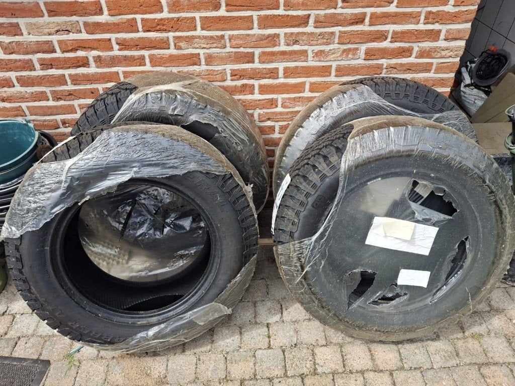 Autobanden Ford Ranger, Ophalen, 18 inch, 265 mm, Nieuw