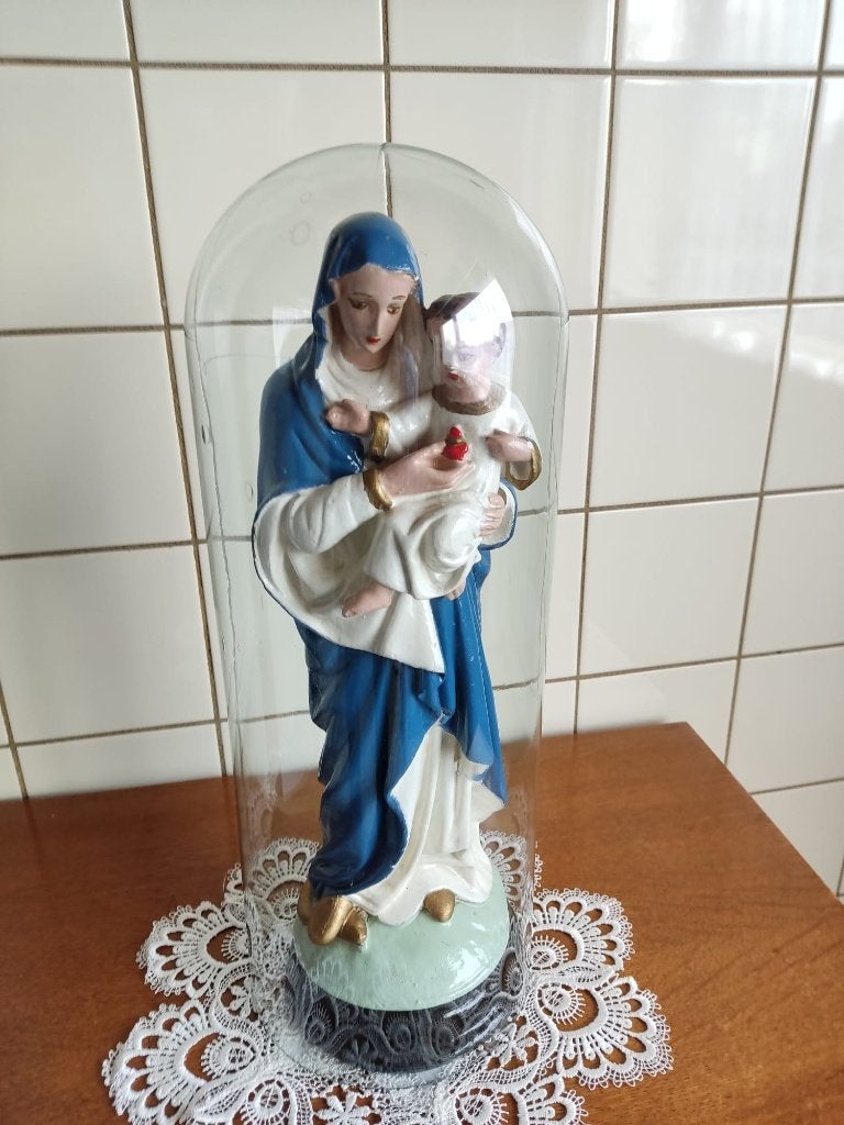 Mariabeeld met stolp, Ophalen