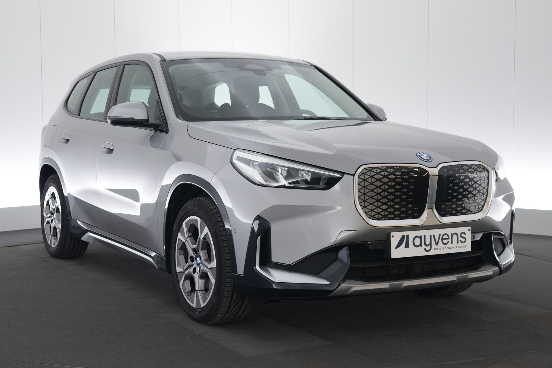 (2FUJ078) BMW IX1, Autos, Argent ou Gris, Entreprise, Carnet d'entretien, 5 portes