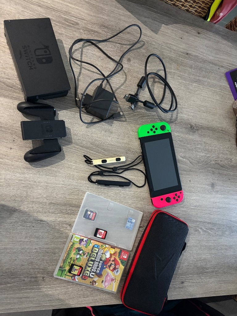 Nintendo switch, Ophalen, Gebruikt, Met 2 controllers, Met games