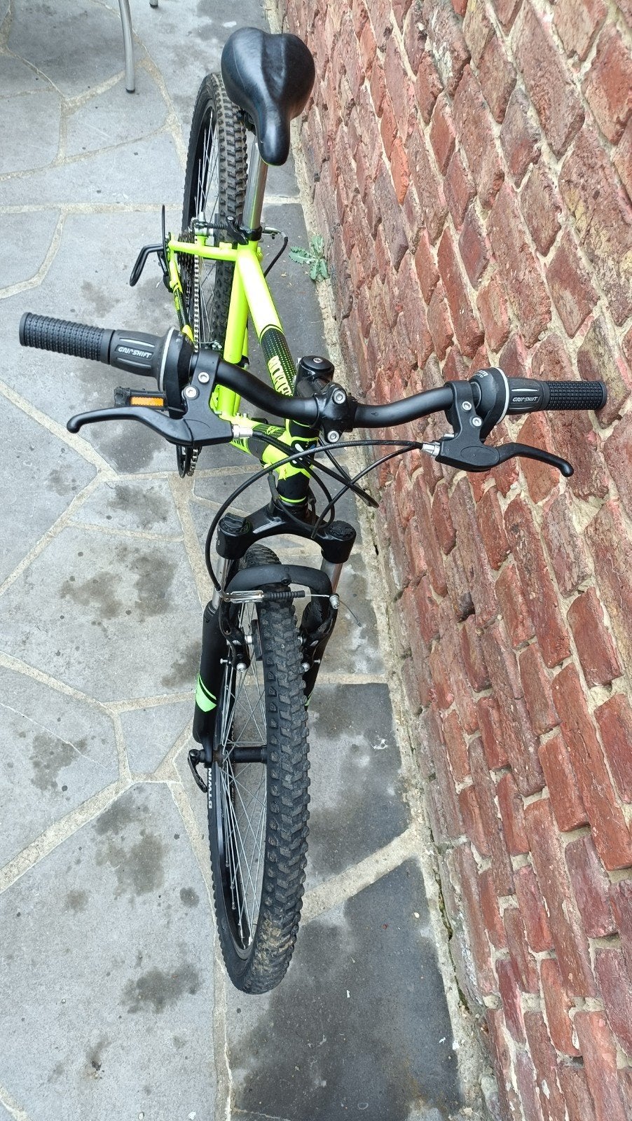 VTT 24' jaune fluo btwin