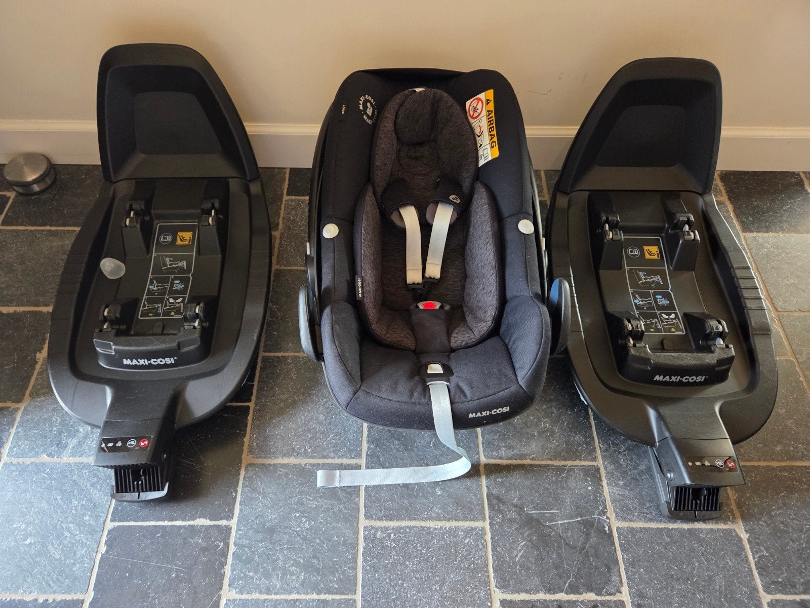 Maxi Cosy Pebble Pro + 2x Family Fix, Ophalen, Zo goed als nieuw, Maxi-Cosi, Autogordel of Isofix
