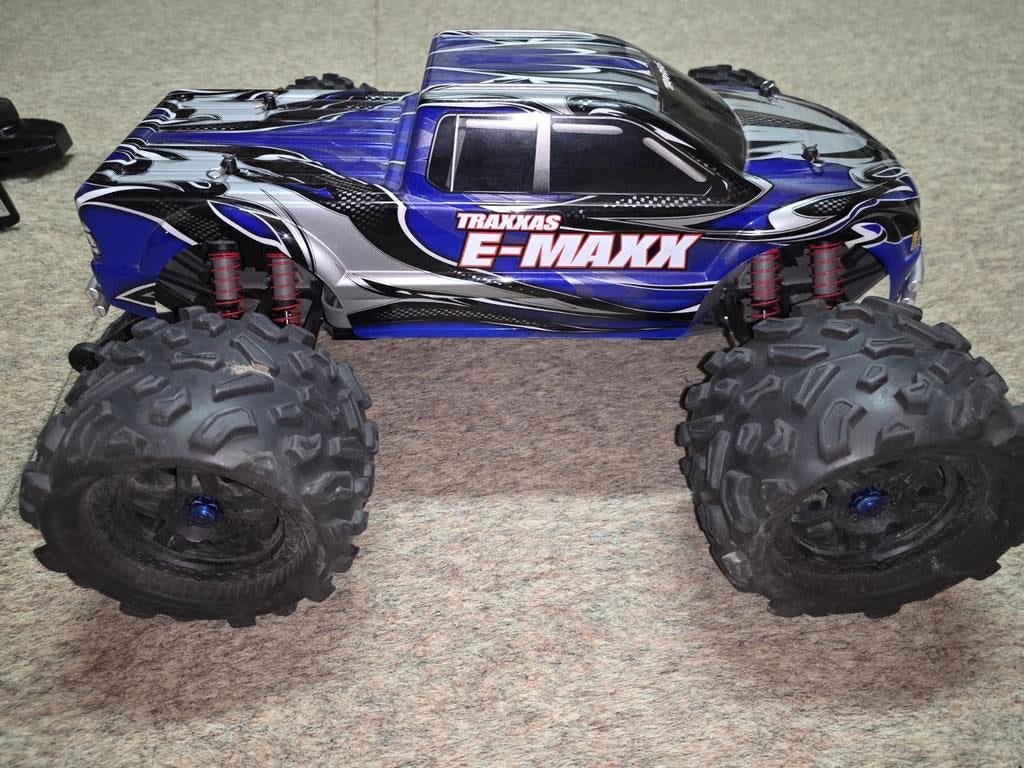 Traxxas E-Maxx, Hobby & Loisirs créatifs, Enlèvement ou Envoi