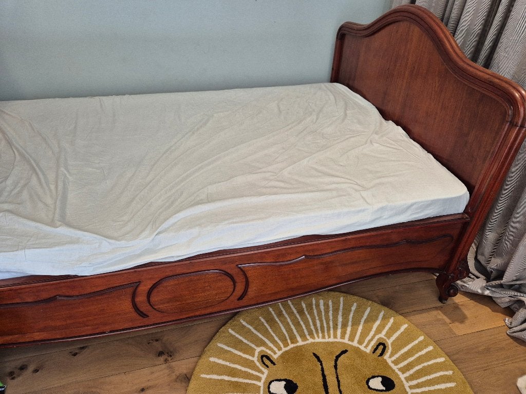 Antiek kersenhout bed, Antiek en Kunst, Ophalen