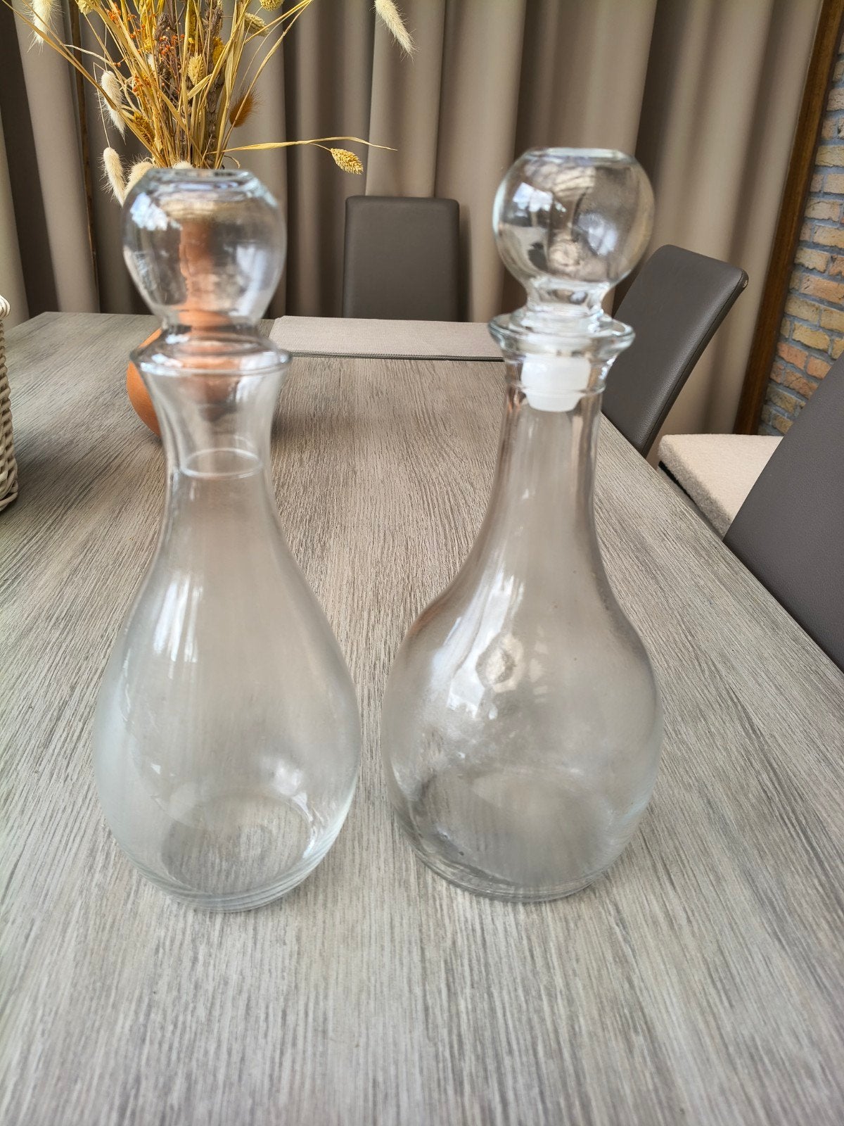 2 karaffen, Enlèvement