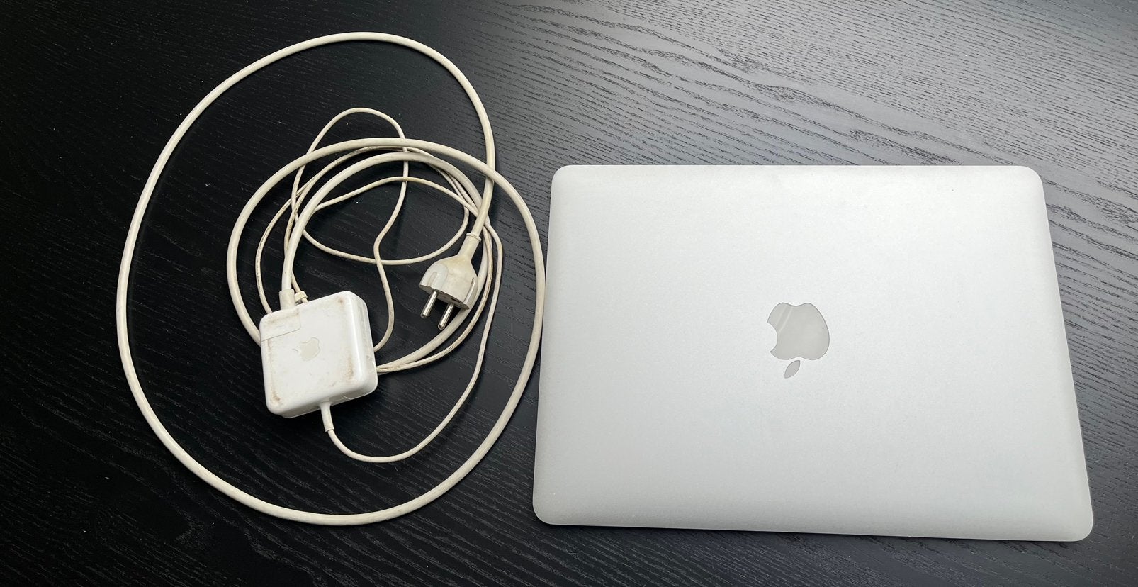 Macbook air 13 inch, Computers en Software, Laptop-opladers, Ophalen, Zo goed als nieuw