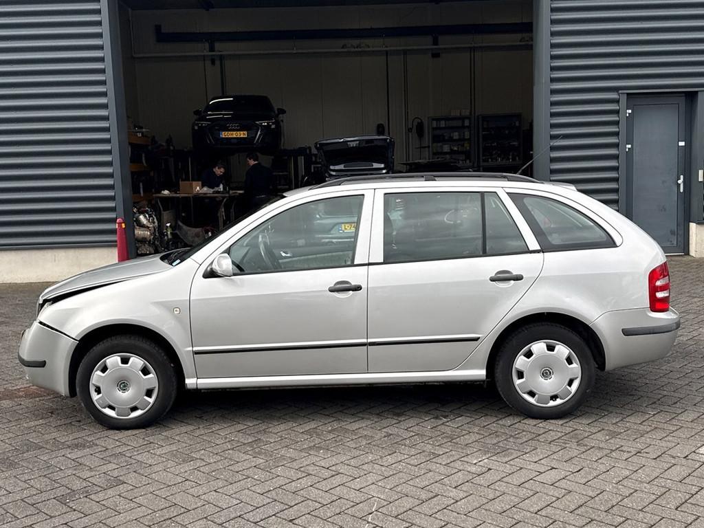 Skoda Fabia Combi 1.4-16V Comfort automaat (automatique), Autos, Entreprise, 180 g/km, 5 portes, Automatique