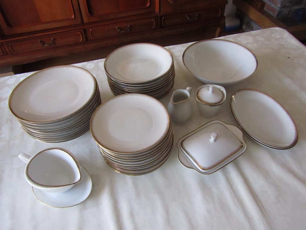 Servies, Huis en Inrichting, Ophalen, Zo goed als nieuw, Porselein, Bord(en)