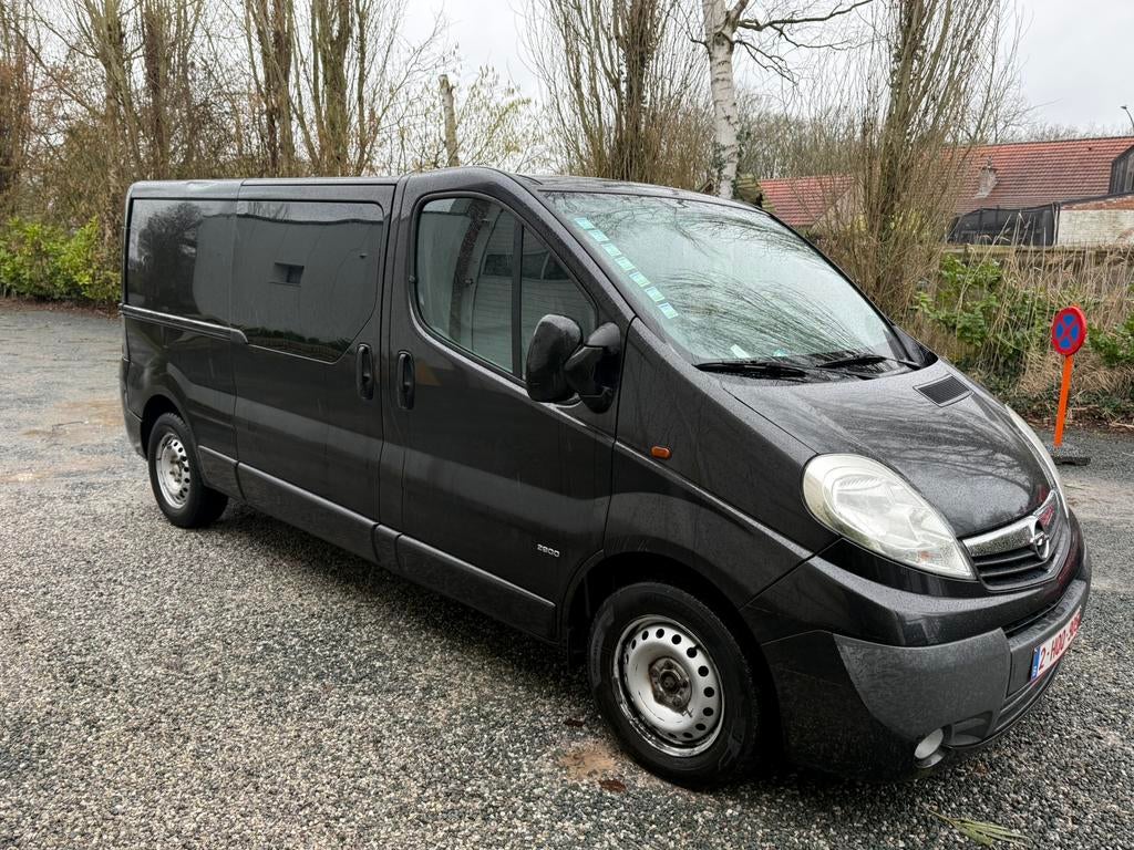 Opel Vivaro 2.5 CDTI - Automaat - 135.000 KM - LONG - 6 zit, Auto's, Monovolume, Vivaro, Leder, Bedrijf