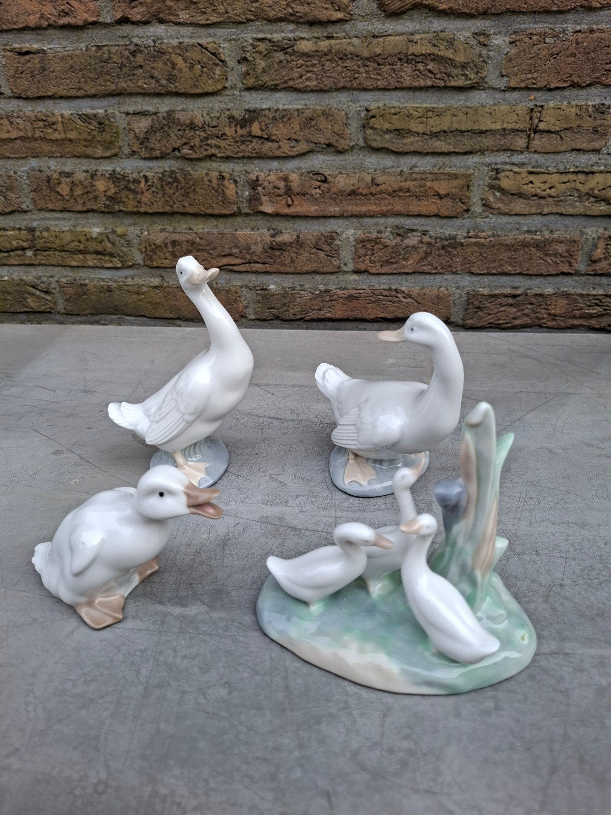 Nao by Lladro - lot van 4 porselein beeldjes met ganzen, Enlèvement