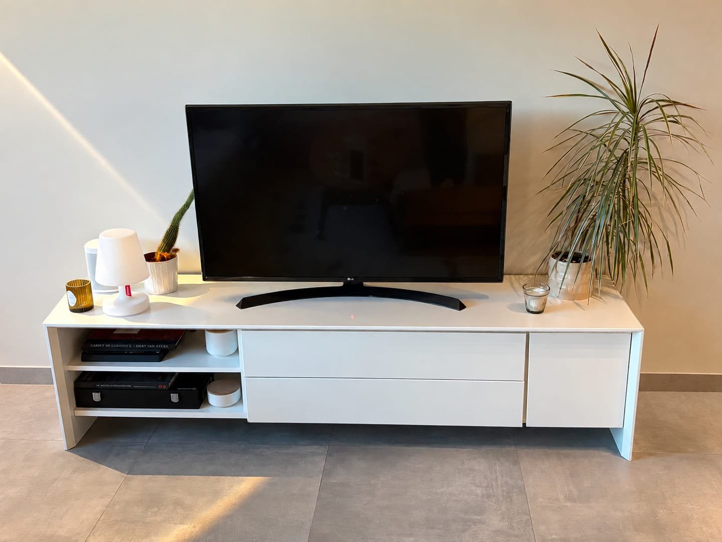 Tv meubel wit, Ophalen, 150 tot 200 cm, Zo goed als nieuw, Minder dan 100 cm