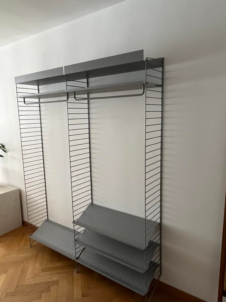 Modulair wandmeubel String System - lichtgrijs - topstaat, Ophalen, 200 cm of meer, Met plank(en), 150 tot 200 cm