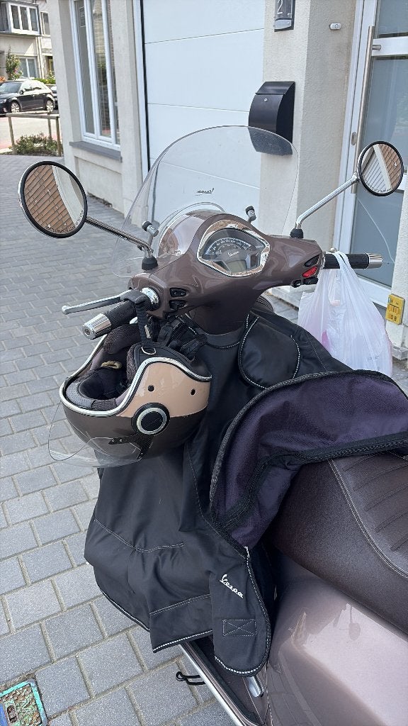 VESPA 300 GTS 2017 BRUIN, Motoren, 300 cc, Gebruikt, Particulier, Toermotor