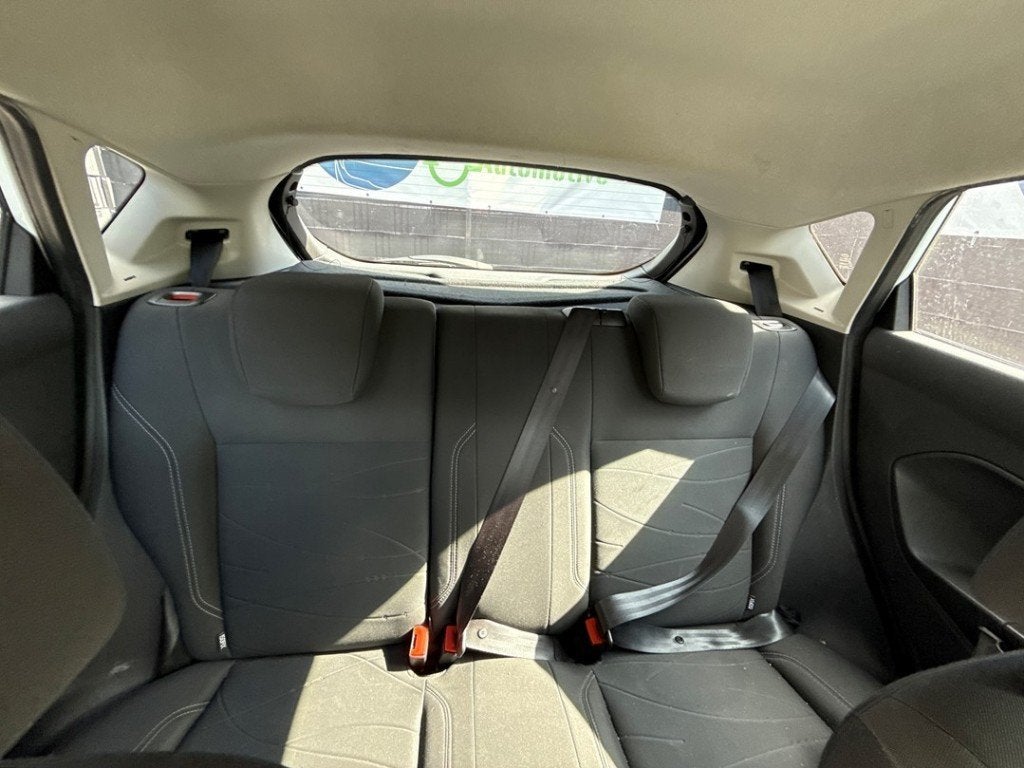 BANQUETTE ARRIÈRE Ford Fiesta 6 (JA8) (01-2008/01-2018), Henry-Ford-Straße  1
50735  Köln, DE, Ford-Werke GmbH, Kunden@ford.com