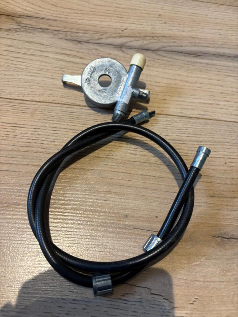 Motobecane, Fietsen en Brommers, Brommerhelmen, Ophalen of Verzenden, Zo goed als nieuw