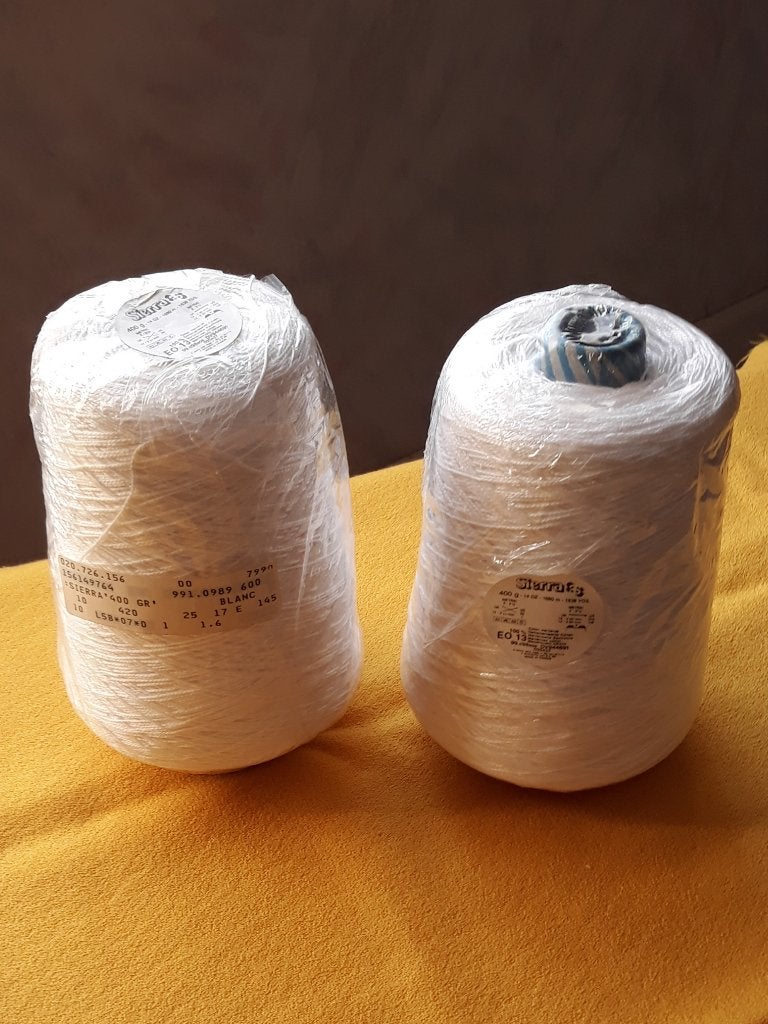 Vintage grote klos SIERRA katoen wit 400 gr. NIEUW  2 stuks, Hobby & Loisirs créatifs, Enlèvement ou Envoi, Neuf, Tricot ou Crochet