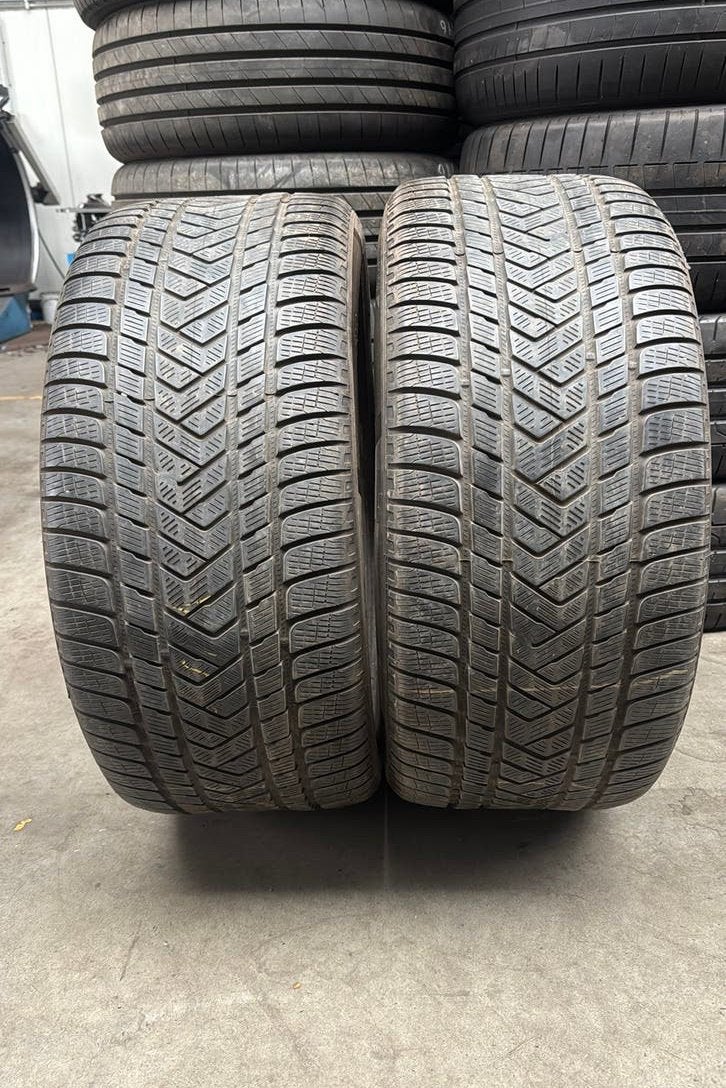 3154021 315/40/21 315/40R21 winterbanden merk Pirelli, Ophalen