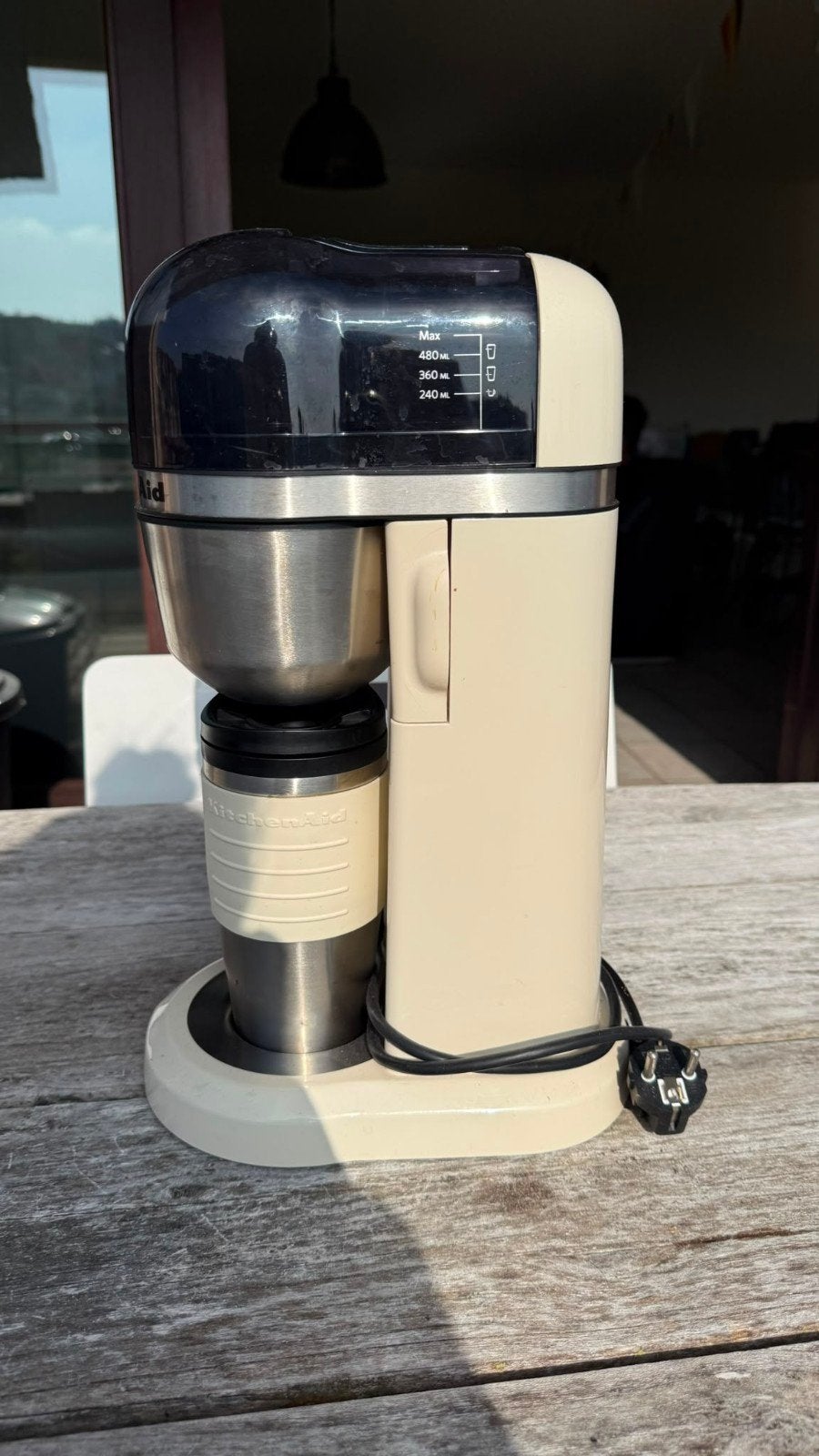 Authentieke koffiezetapparaat van KitchenAid, Ophalen