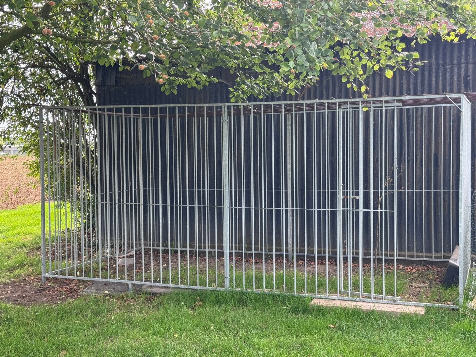 Kennel, Dieren en Toebehoren, Ophalen, Zo goed als nieuw
