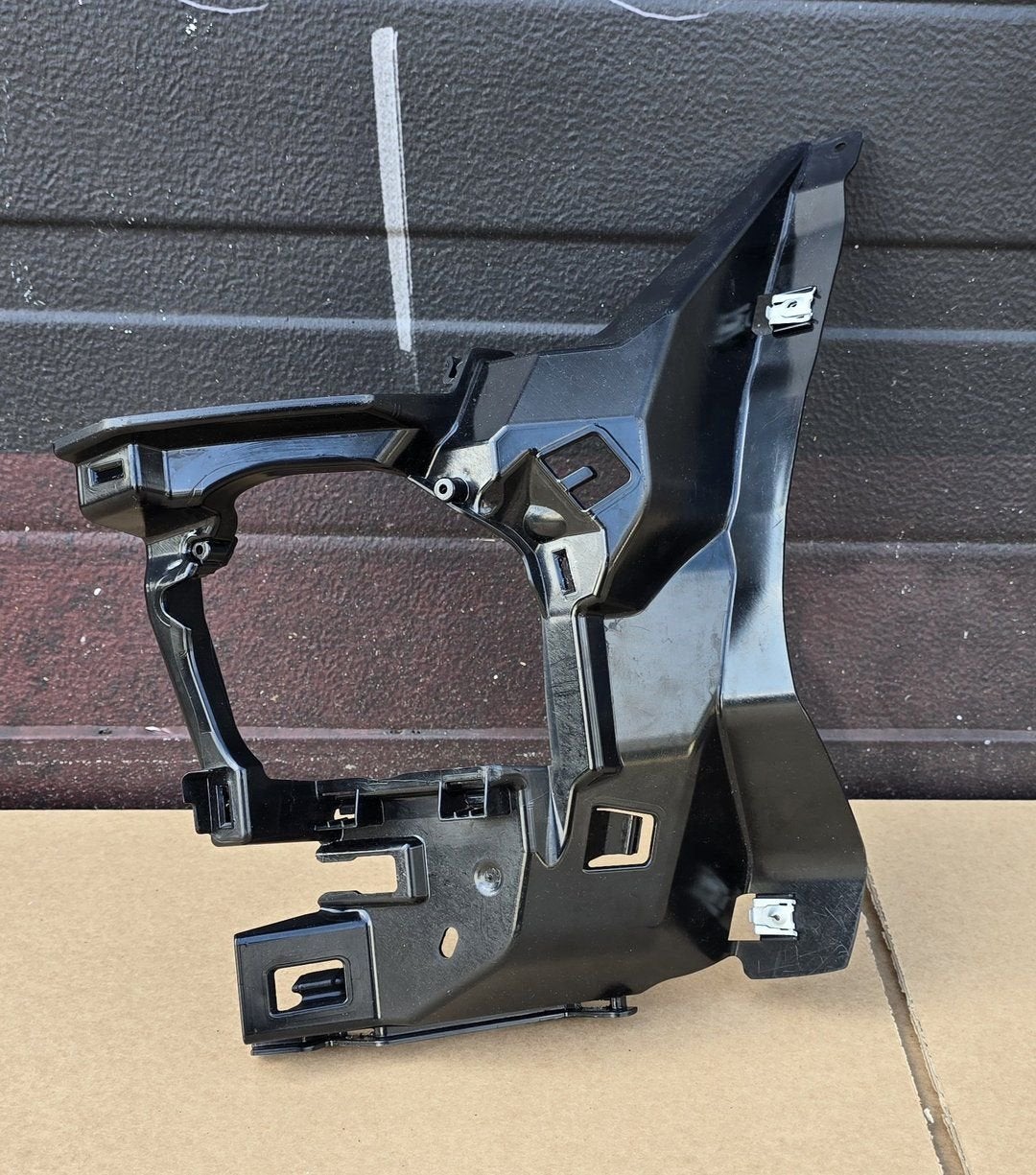 Bmw 1 serie F20 F21 LCI Houder Voorbumper 51117371739 LINKS, Gebruikt, -, Voor, Ophalen of Verzenden