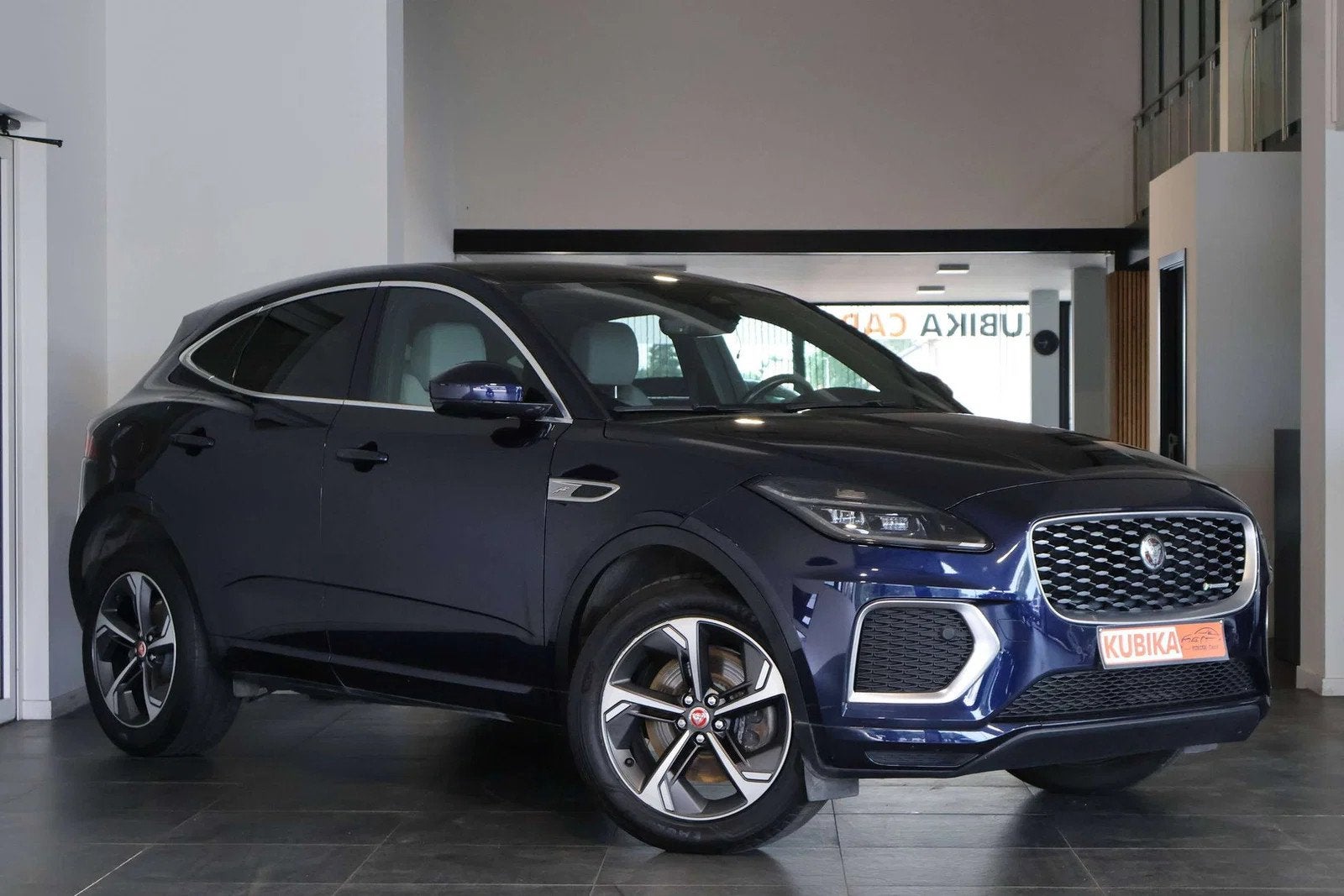 Jaguar E-Pace 1.5 T MHEV P160 R-Dynamic ACC LijnA. Memory Ga, Automaat, Euro 6, Blauw, Leder