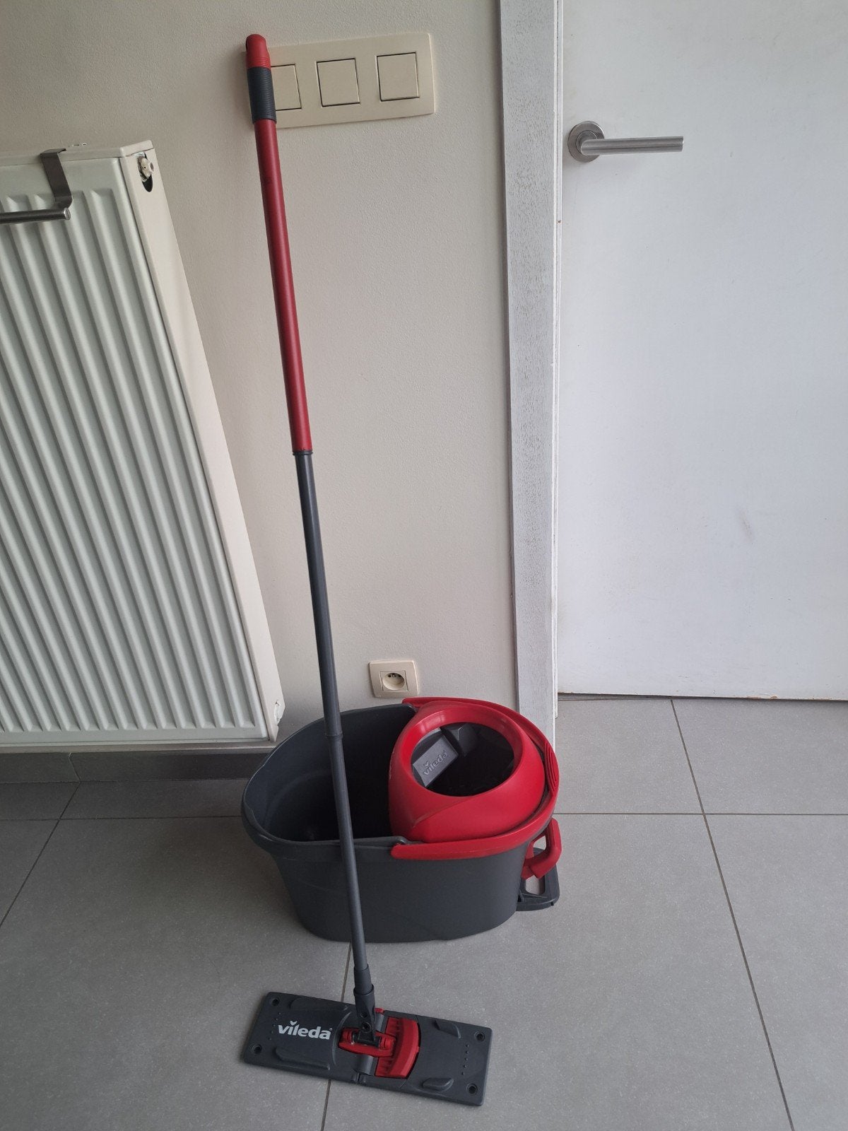 Vileda poetsemmer met 2 moppen, Maison & Meubles, Produits de nettoyage, Enlèvement, Seau, Bac ou Chariot à balais