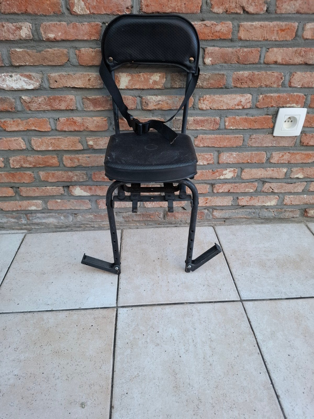siège de vélo à vendre !, Vélos & Vélomoteurs, Enlèvement, Neuf, Siège arrière, Repose-pieds