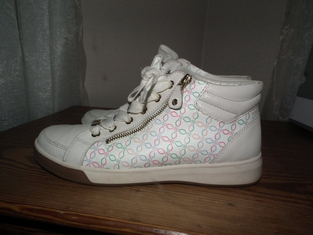 Baskets en cuir, pour femme. 40,5. (Ara) Coloris écru, Sneakers et Baskets, Comme neuf, ARA femme, Blanc