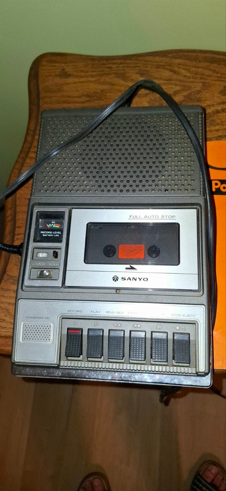 Magnétophone Sanyo, Enlèvement
