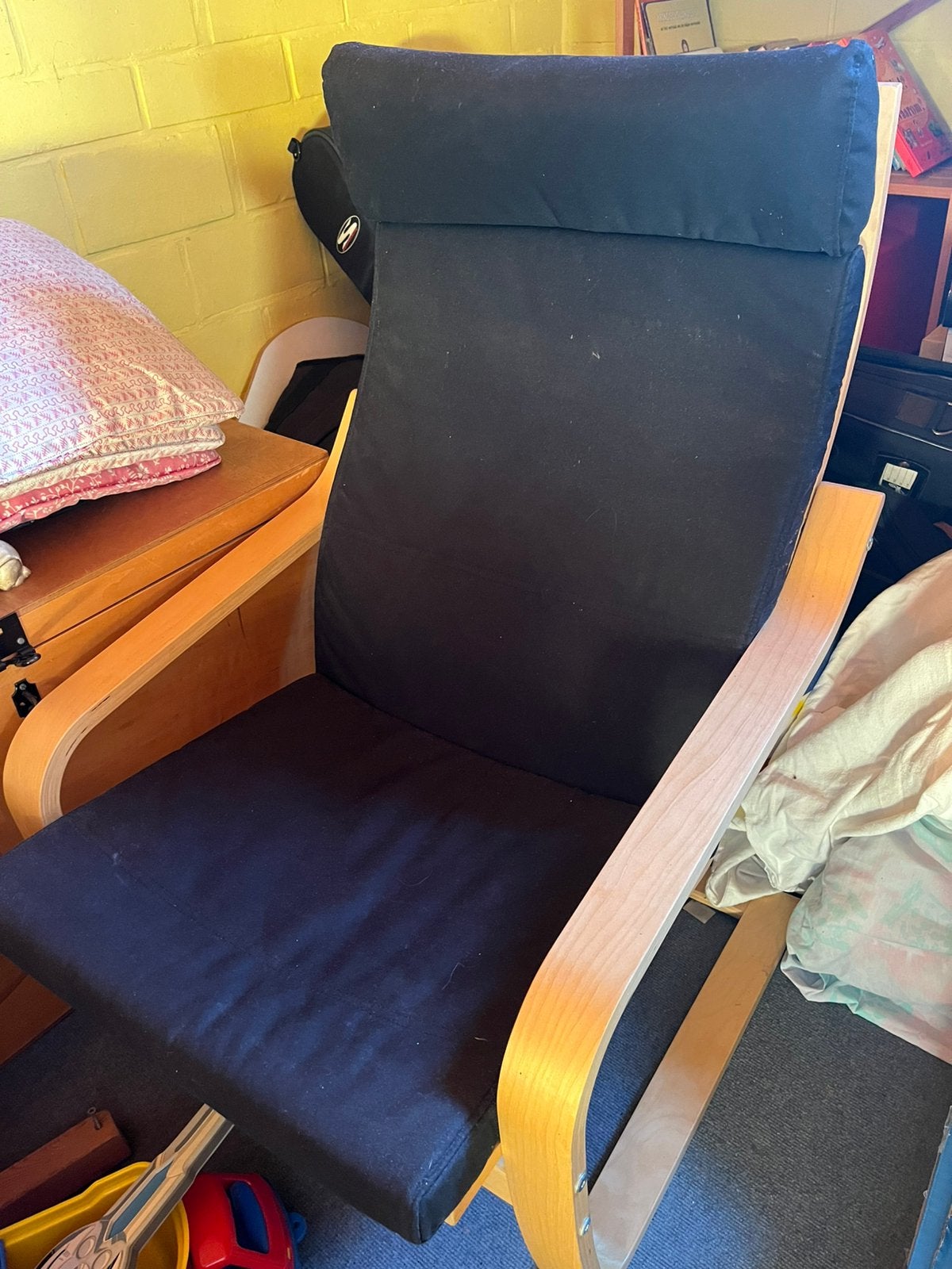 POÄNG ikea stoel met voetbankje zwart - voor op kot., Huis en Inrichting, Ophalen, Gebruikt, Zwart, Eén