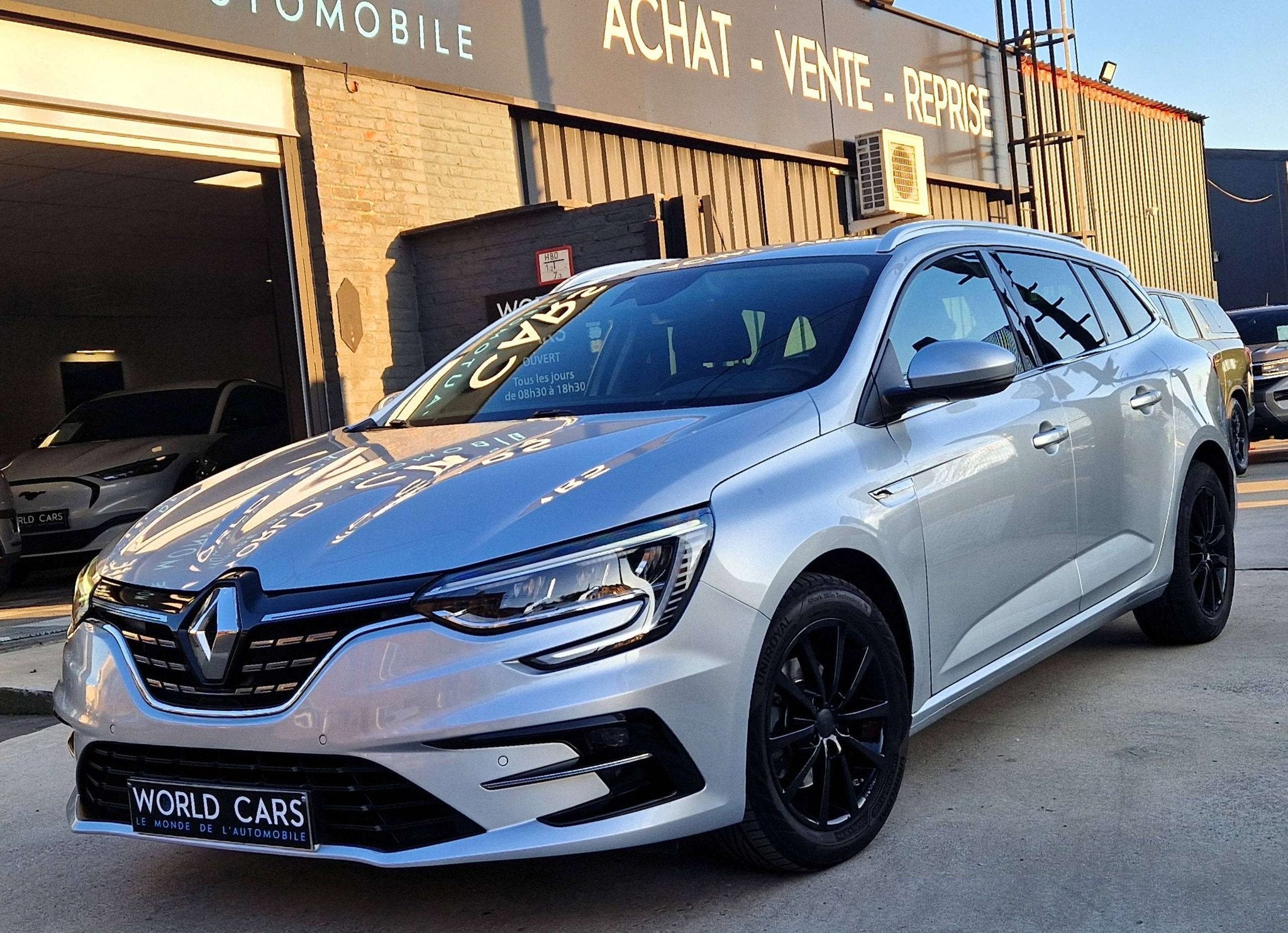 Renault Mégane 1.5 dCi Break - FULL LED - CUIR - NAVI - APP, Autos, Cuir, Argent ou Gris, Achat, Euro 6