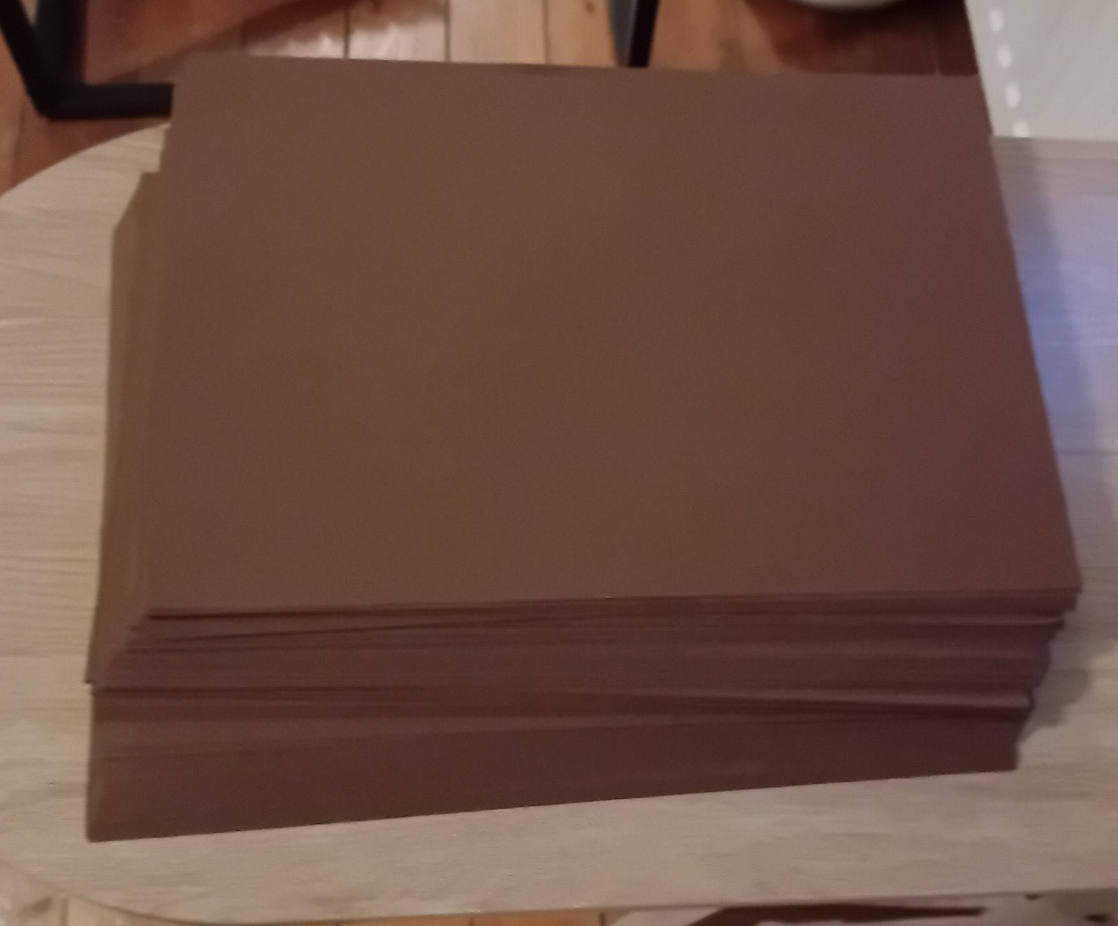 stapel bruin papier, Diversen, Ophalen