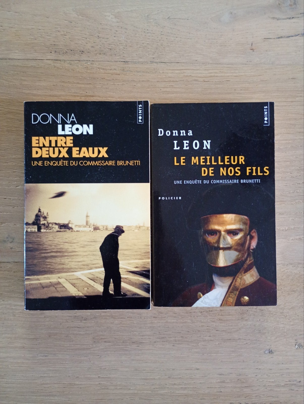 Lot 2 Donna Leon chez Points, Livres, Policiers, Enlèvement ou Envoi, Utilisé, Donna Leon.