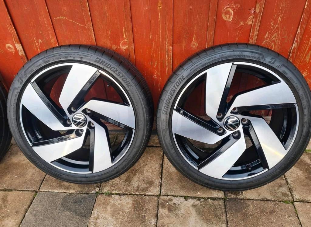 Volkswagen golf 8 gti velgen richmond 18inch met zomerbanden, Auto-onderdelen, Banden en Velgen, Banden en Velgen, Zomerbanden