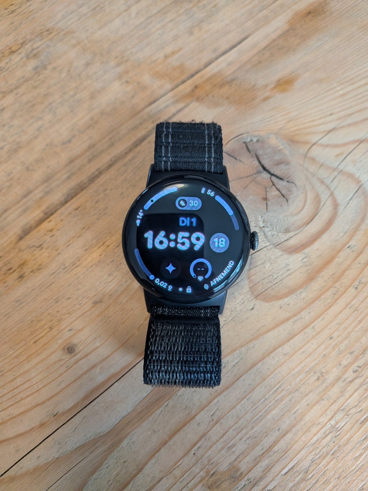 montre Pixel 4/45 mm wifi, Étanche, Enlèvement ou Envoi, La taille, Comme neuf