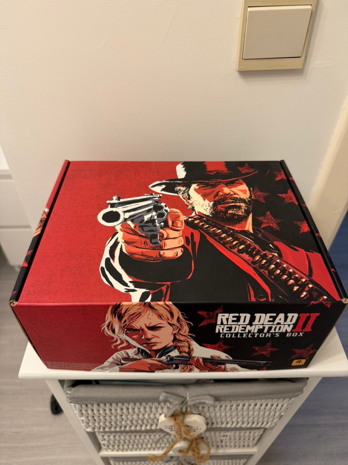 Red Dead Redemption 2 collector’s edition box met guidebook, Ophalen, Zo goed als nieuw