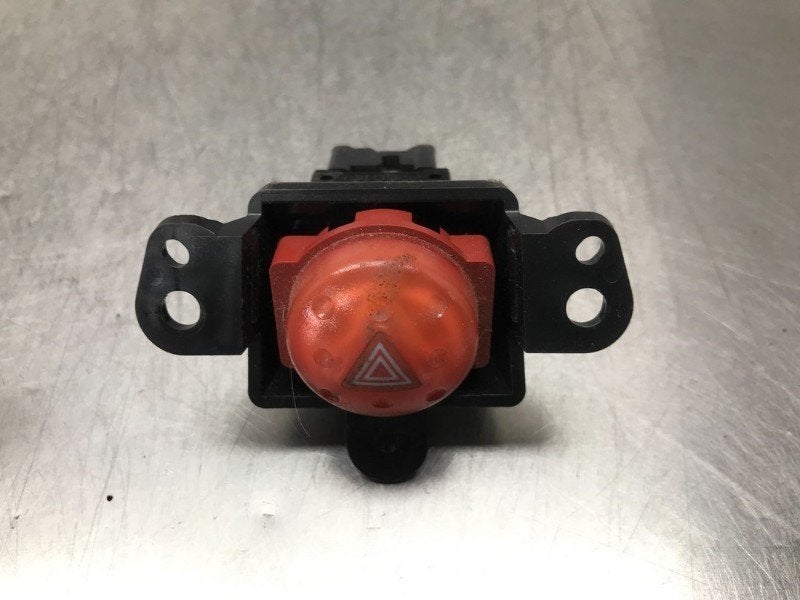 COMMUTATEUR DE FEUX DE DETRESSE Nissan Almera Tino (V10M), Utilisé, Nissan