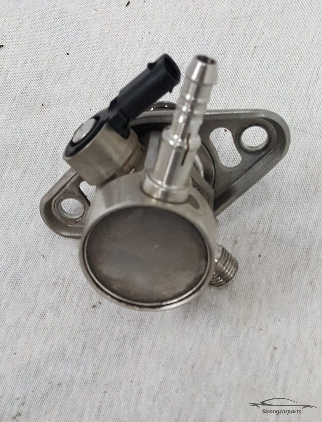 Brandstofpomp Golf VII 1.2 tsi 110pk 04E127026E 29xxxkm oud., Gebruikt, -, Volkswagen, -
