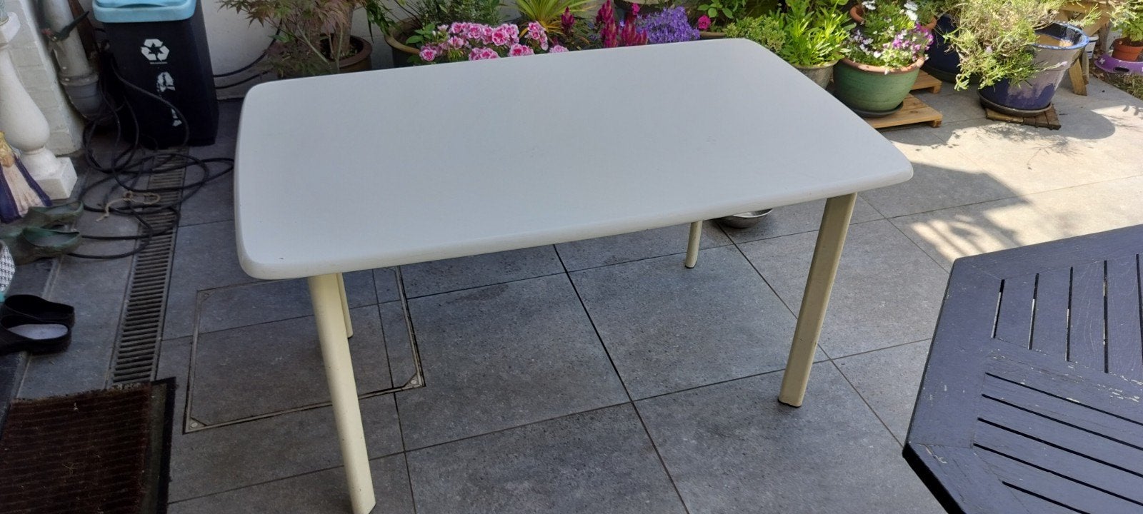 Table robuste blanche, Maison & Meubles, Tables | Tables à manger, Métal, Enlèvement