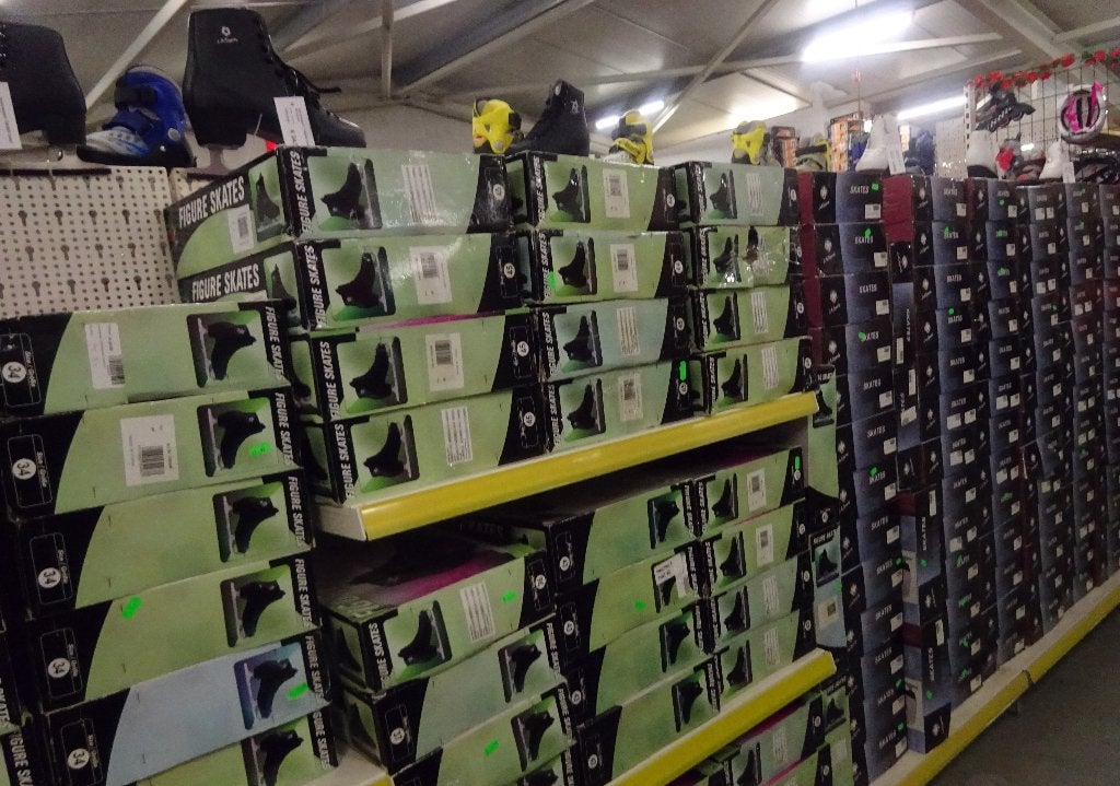 NIEUW Partij van 150 Paar KINDER ijs schaatsen + Inlineskate, Ophalen of Verzenden, Nieuw, Overige typen, Overige merken