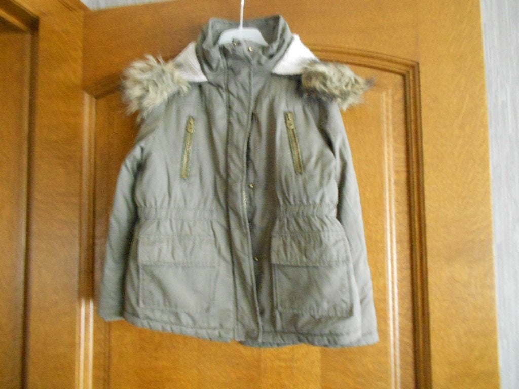 veste d'hiver chaude à capuche mt 110, Enlèvement ou Envoi, Utilisé, Fille, Manteau