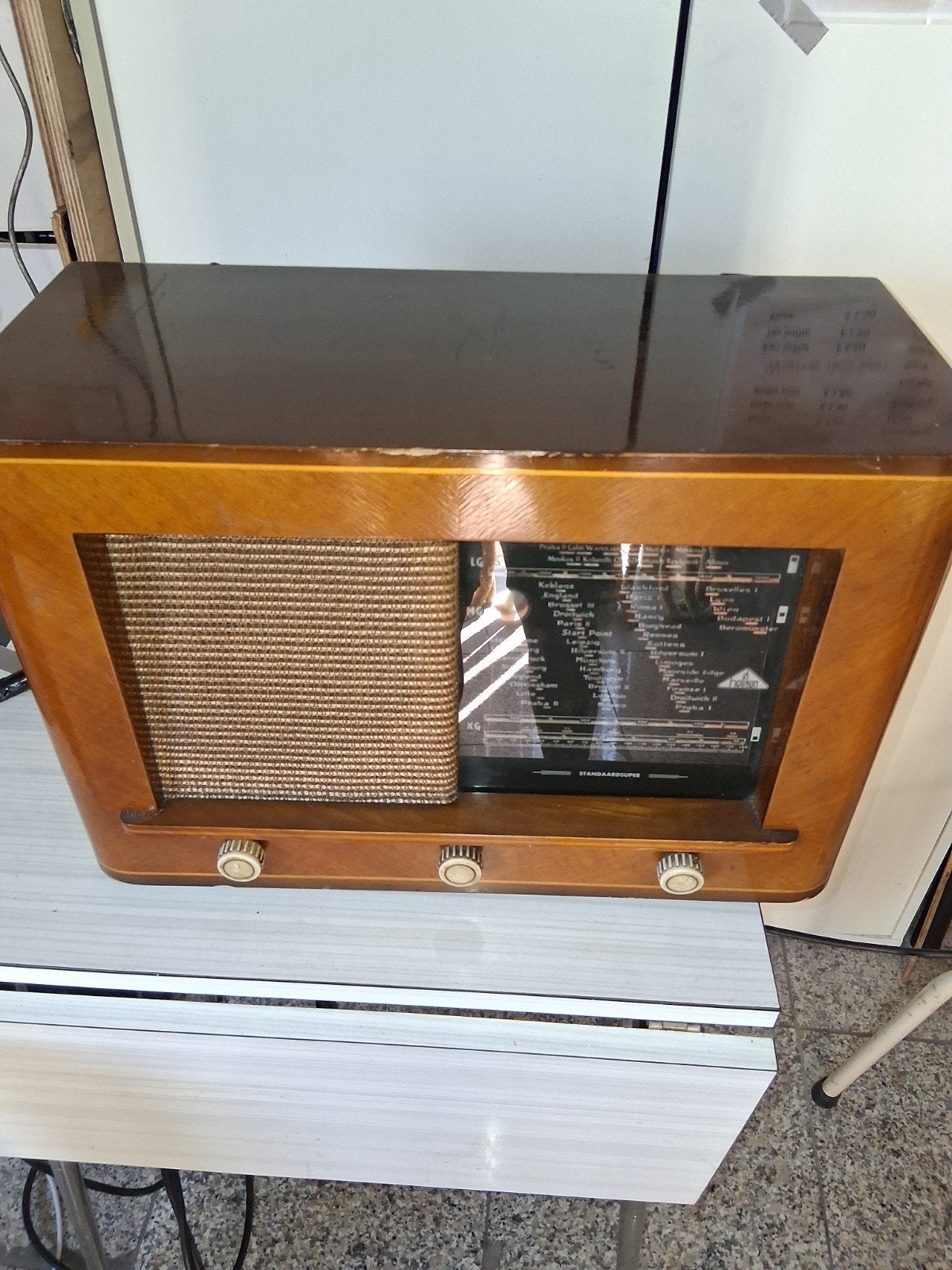 Oude radio helikon, Ophalen, Radio