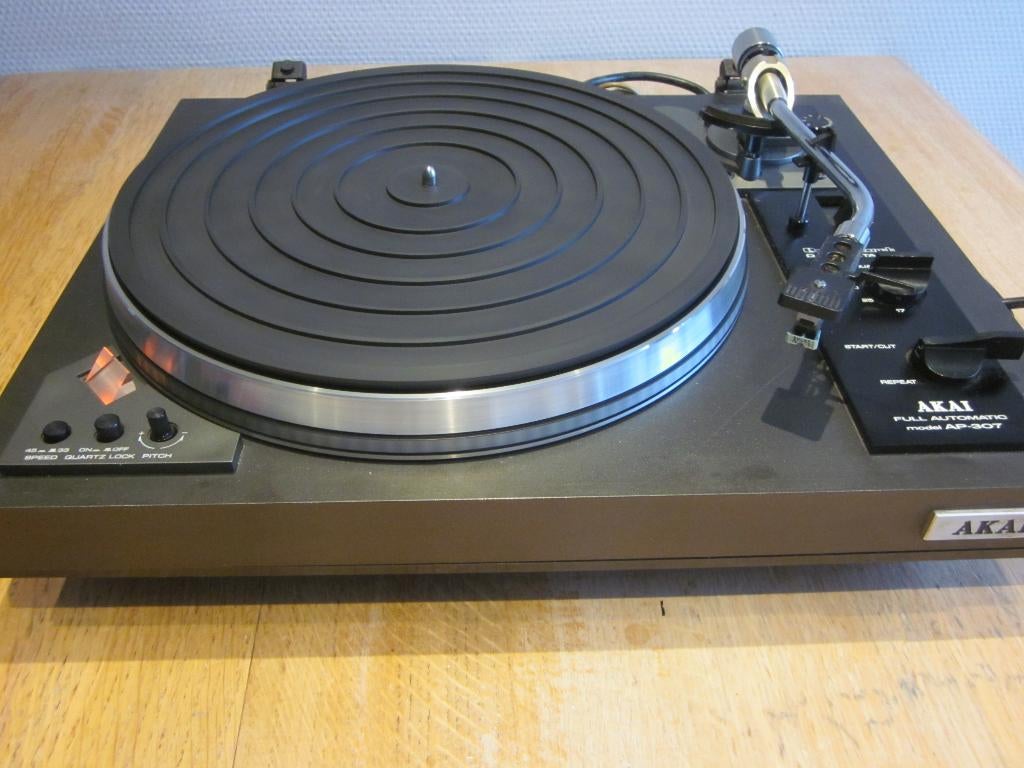 APPLICATION AKAI 307, Tourne-disque, Enlèvement, Utilisé, Akai