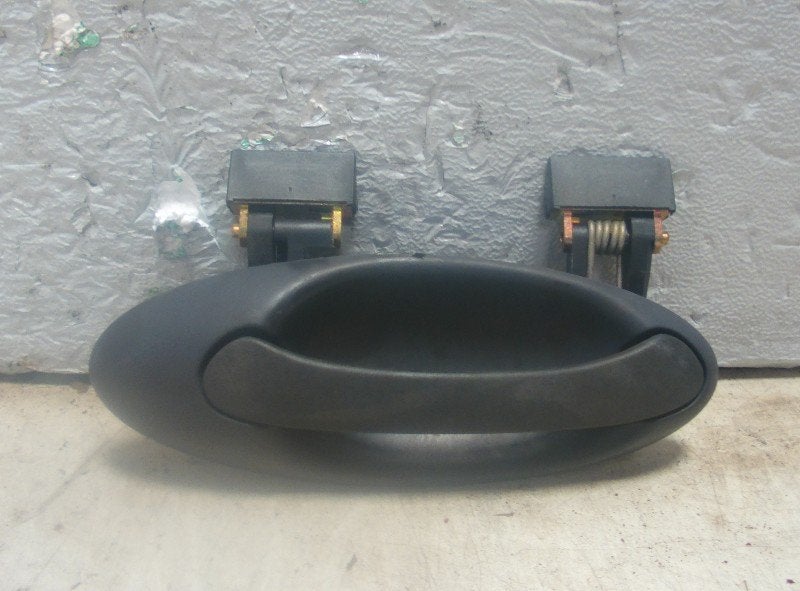 POIGNEE EXTERIEURE ARRIÈRE DROITE 9-5 (YS3E) (4850905), Saab-de-info@saabgroup.com, Marienbergstraße  96
90411  Nürnberg, DE, Utilisé