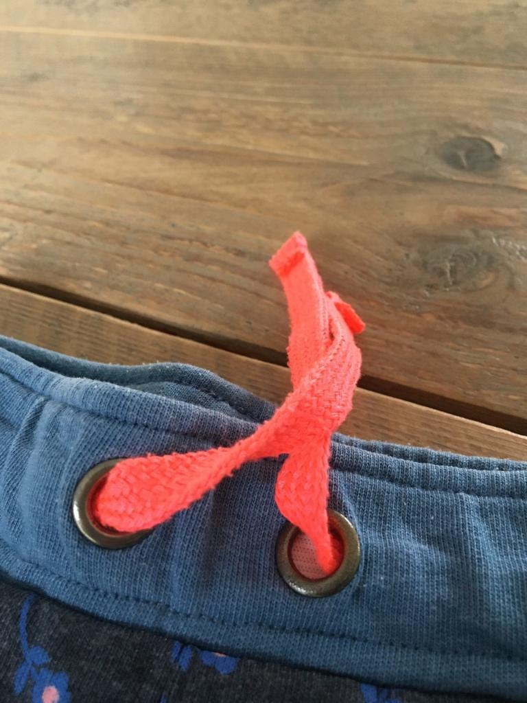 HEMA, short met bloempjes, fluo lint 98 - 104, Kinderen en Baby's, Kinderkleding | Maat 104, Ophalen of Verzenden, Hema, Meisje